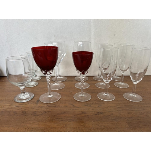 484 - Qty of Assorted Glasses (x18pcs)