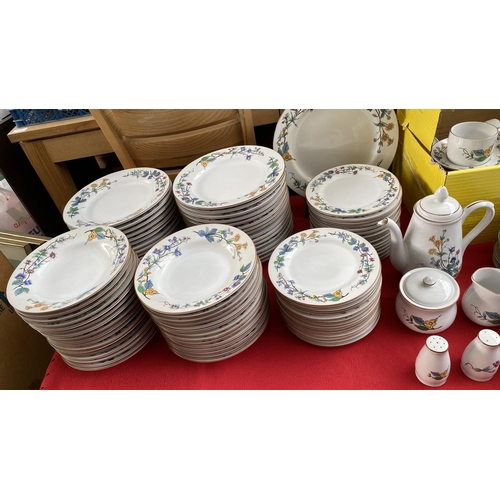 562 - Very Large Qty of Woodhill Botanical Flower Pattern Porcelain Dinnerware