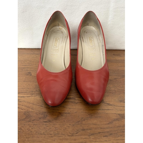 563 - Pair of Gabor Ladies Red Shoes Size 38