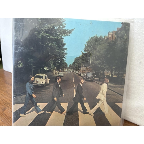 2 - Vintage Vinyl LP Beatles Abbey Rd Record