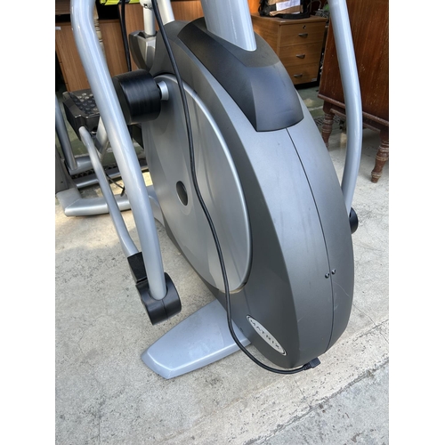 10 - Matrix Fitness Elliptical (Electronic Board Needs Attention) - Code AM6870R