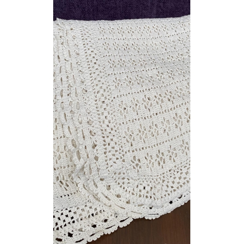 71 - Traditional Cyprus Hand Made Off White Crochet Bedspread/Blanket (260 x 50cm)