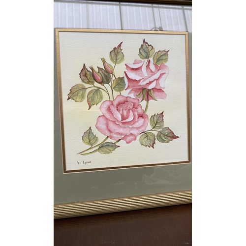 76 - x2 Original Unique Water Color Paintings Depicting Roses with Lovely Golden Frame Signed 'Vi Lyons' ... 