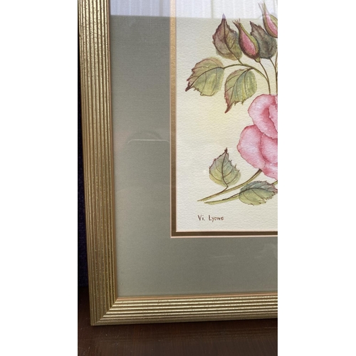 76 - x2 Original Unique Water Color Paintings Depicting Roses with Lovely Golden Frame Signed 'Vi Lyons' ... 