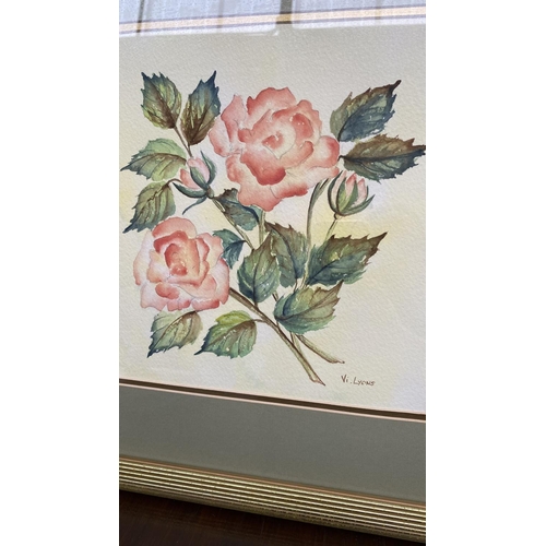 76 - x2 Original Unique Water Color Paintings Depicting Roses with Lovely Golden Frame Signed 'Vi Lyons' ... 