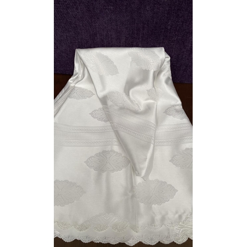 131 - x3 Large Rectangular/Round Table Cloths Together with x6 Cotton Table Napkins