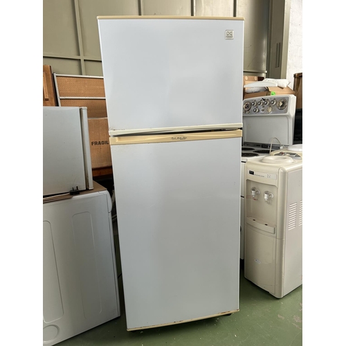 247 - Daewoo FR-3502 2-Door Fridge-Freezer