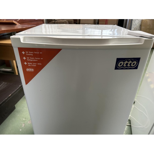 249 - Otto MR-101 White Undercounter Fridge