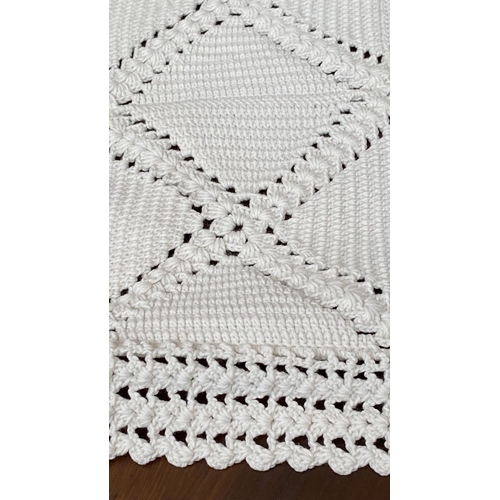 309 - Beautiful White Granny Handmade Single Blanket/Bed Cover