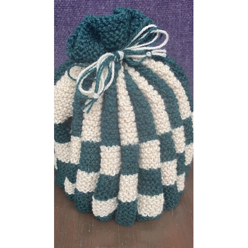 240 - x2 Handmade Retro style  Knitted Tea Pot Covers