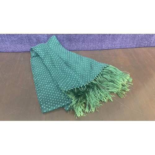 244 - Vintage 1960.'s Tootal Rayon Cravat Green Scarf Made in England