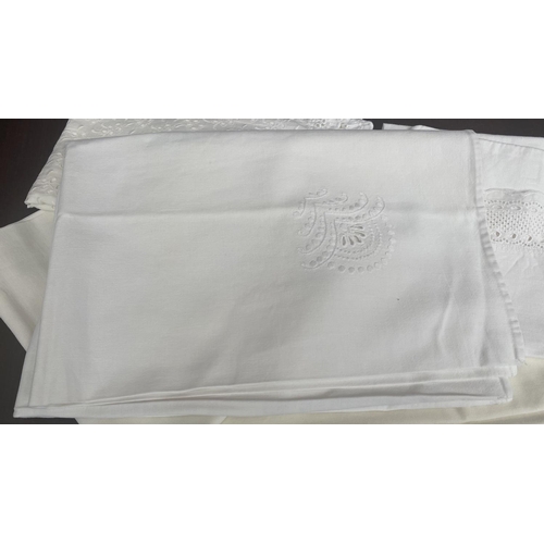 322 - x6 Old Linen Pillow Cases