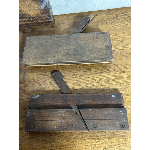 39 - x5 Antique Wooden Molding Planes