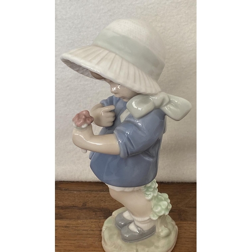 15 - x3 Lladro (x2) and Nao Porcelain Figurines (21cm Highest)