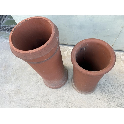 20 - Pair of Terracotta Chimney Pots (76/60cm H., 30/24cm Diameter)