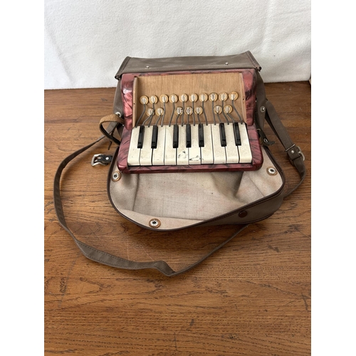 189 - Small Antique Hohner Accordion in Case - Taken Back on 21/1/2025