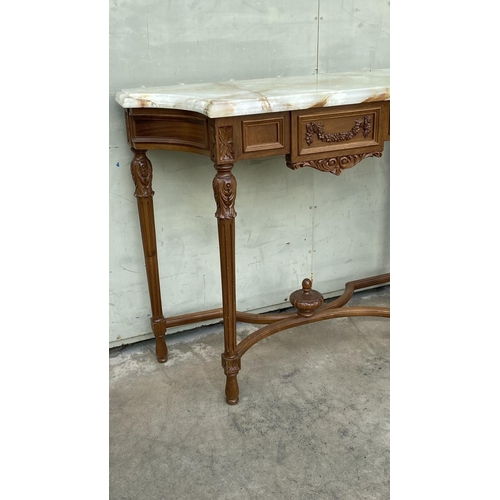 25 - Vintage, Crafted in 1977 Onyx Top Walnut Console/Entrance Table with Carvings (100 W. x 37 D. x 86cm... 