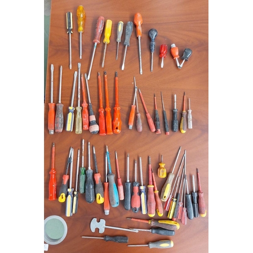 436 - Job Lot of 59 Screwdrivers of Different Types