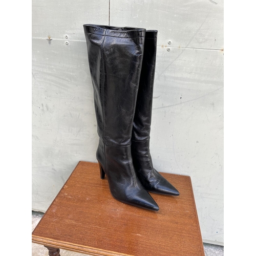 539 - Topshop Women's Knee High Boots Size UK 6/ Euro 39