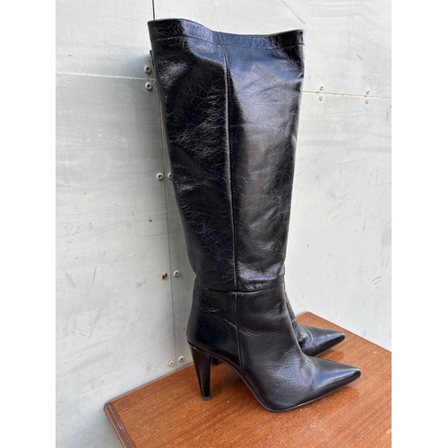 539 - Topshop Women's Knee High Boots Size UK 6/ Euro 39