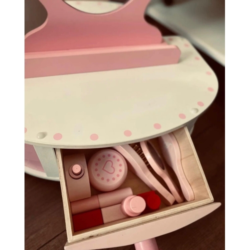 267 - Wooden Vanity Makeup Set with Mirror (40 W. x 30 D. x 44cm H.)