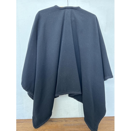 471 - Ladies Black Cape with Detachable Fur Collar