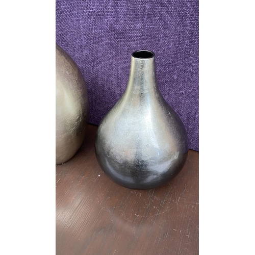 138 - x2 Beautiful Modern Ceramic and Glass Vases