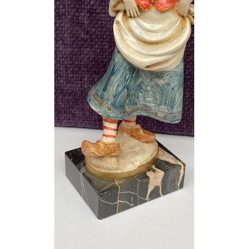 89 - Vintage 1970's Depose 905 Italy Dutch Girl with Clogs Retro Resin Figurine on Marble Base (19cm H.)