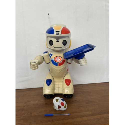 100 - Giochi Preziozi France Battery Operated Robot with Remote