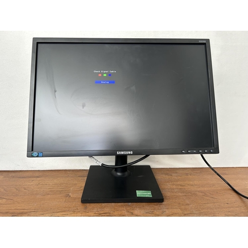 18 - Samsung SyncMaster S22E450 22