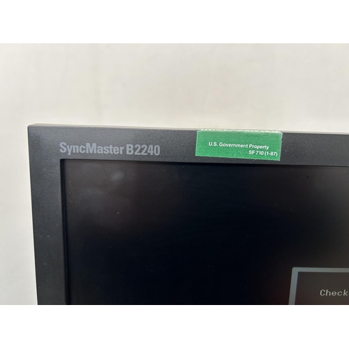 20 - Samsung SyncMaster B2240 Color Display Unit - Code AM7105P