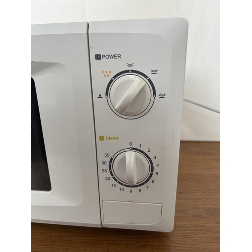 540 - Westpoint Microwave Oven