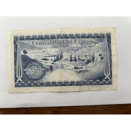 635 - Central Bank of Cyprus 1980 250 Mils Banknote