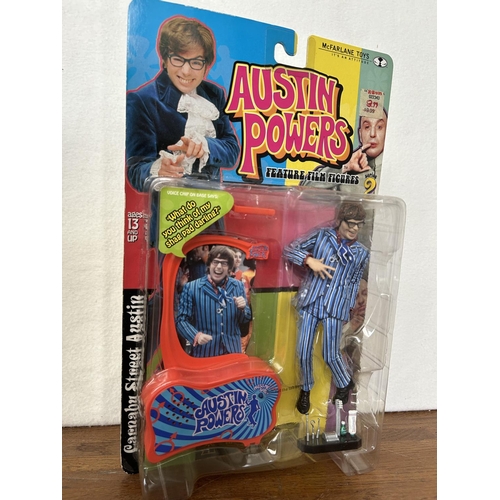 661 - Collection of 3 Austin Power Figures