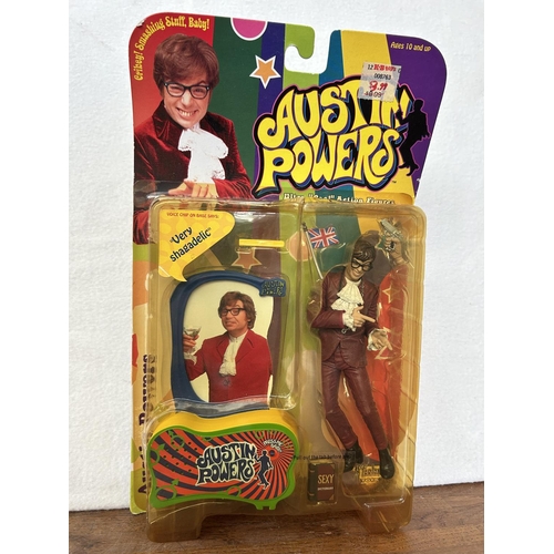 661 - Collection of 3 Austin Power Figures