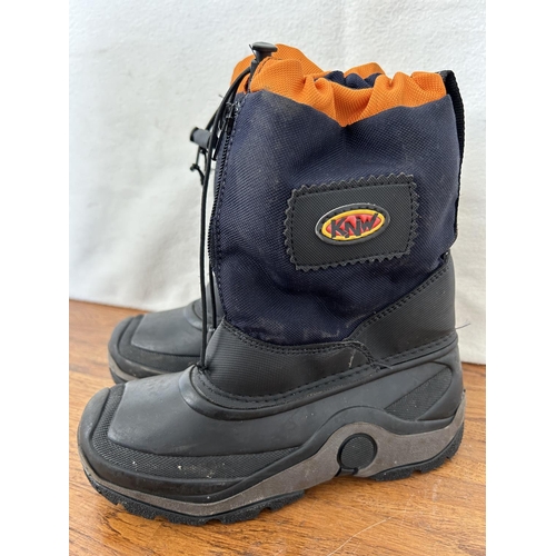 446 - Pair of KNW Snow Boots Size 33/34