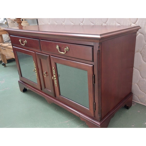 23 - Drexel Heritage Cherry Wood Credenza/Entertainment Centre/TV Cabinet (127 W. x 56 D. x 77cm H.) - Co... 