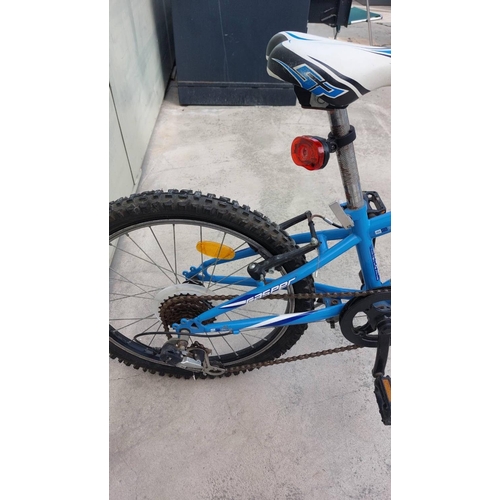 240 - Casper Child's BMX Bike (L. 134cm, H. 65cm)