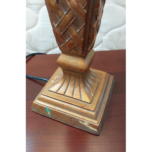 31 - American Ornate Table Lamp - Code AM6971W