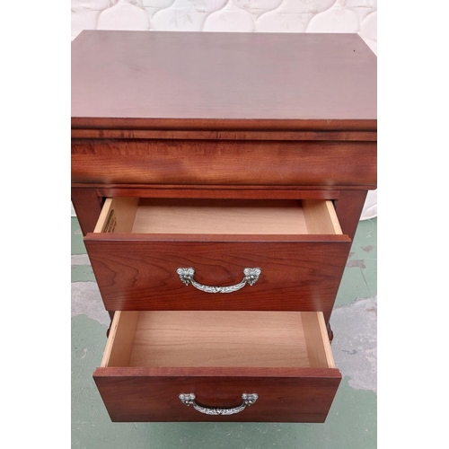 40 - Drexel Heritage Cherry Wood 2-Drawer Night Stand (61 W. x 46 D. x 71cm H.) - Code AM6936D