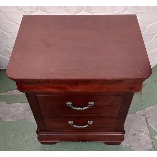 40 - Drexel Heritage Cherry Wood 2-Drawer Night Stand (61 W. x 46 D. x 71cm H.) - Code AM6936D