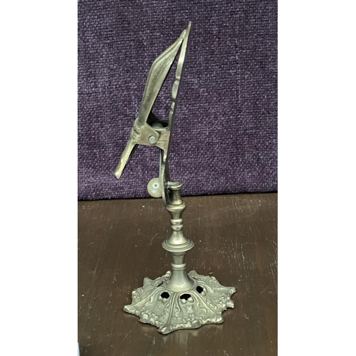 61 - Victorian Memo Holder Memo Clip on Stand in Shape of Hand  (21cm H.)