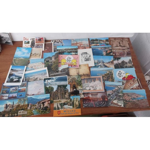 428 - Collection of Old Postcards (More Than 100pcs)