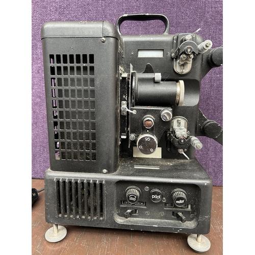 130 - Vintage Ritmar Cine Film Projector Made in Austria