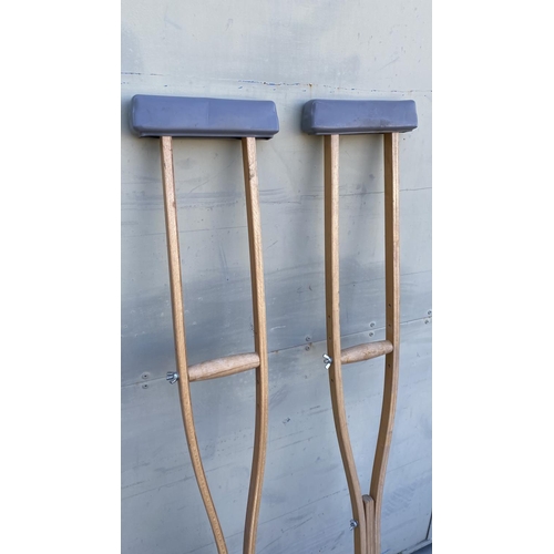 336 - Vintage Wooden Quality Crunches with Adjustable Height