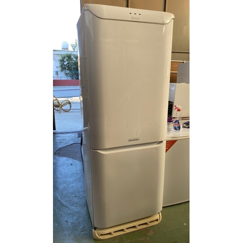 517 - Ariston No-Frost 2-Door Fridge-Freezer