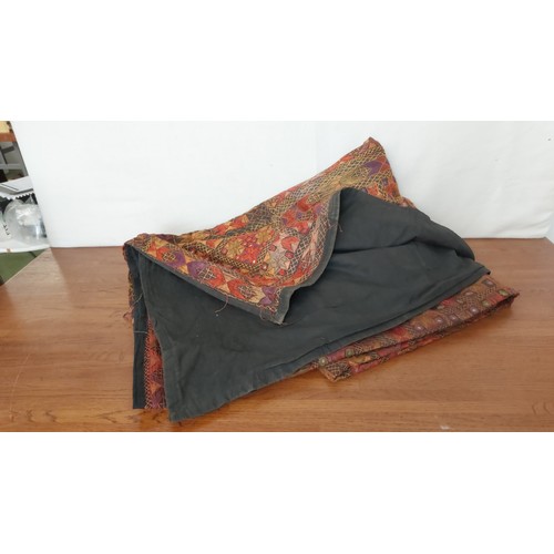 460 - Indian Bedspread (185 x 210cm) and x4 Matching Cushions