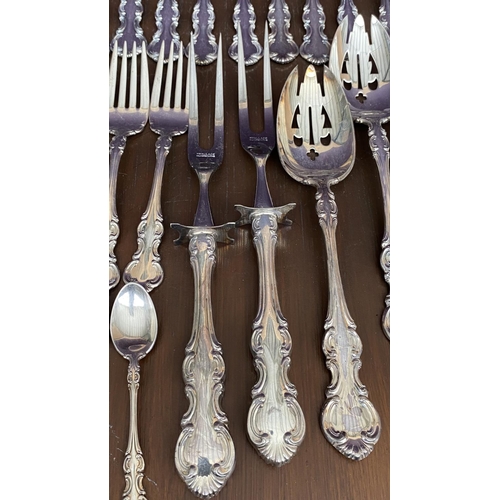 11 - Wallace Silversmiths 56-Piece Flatware Cutlery Set Incl. Meat Serving Fork, Salad Spoons, Pierced Se... 