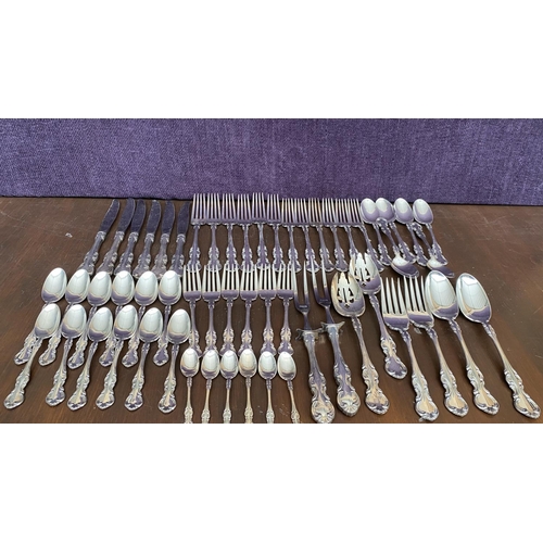 12 - Wallace Silversmiths 56-Piece Flatware Cutlery Set Incl. Meat Serving Fork, Salad Spoons, Pierced Se... 