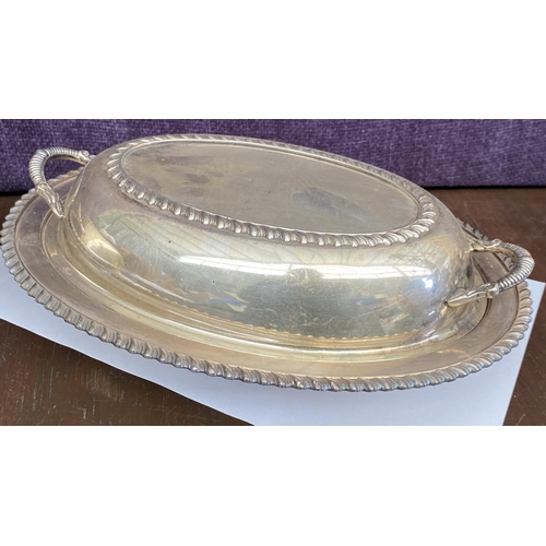 13 - Pair of Good Quality Silver Plated Covered Deep Vegetable/Serving Dishes with Lid Made in USA - Code... 